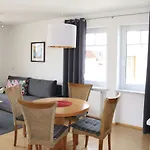 度假居 Gaestehaus Maeder Am Hafen