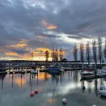 Gaestehaus Maeder Am Hafen 度假居 乌尔丁根-米尔霍芬
