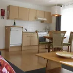 度假居 Gaestehaus Maeder Am Hafen *
