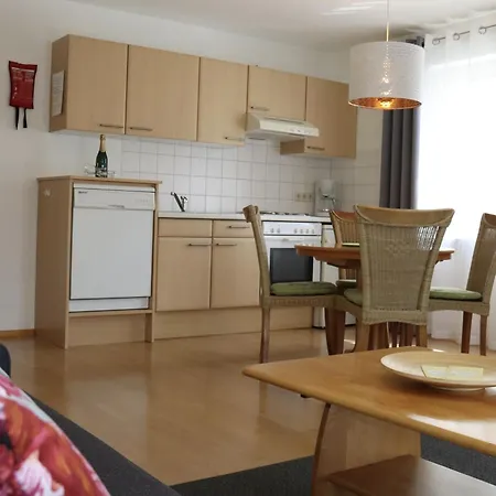 Tatil Evi Gaestehaus Maeder Am Hafen *