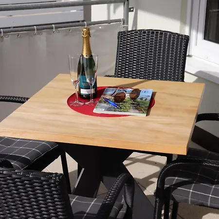 Gaestehaus Maeder Am Hafen Vakantiehuis