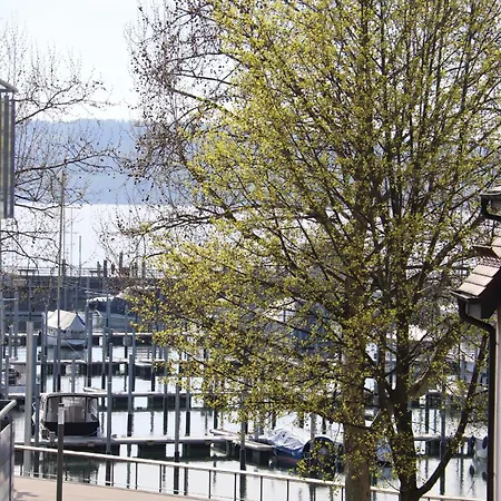 Gaestehaus Maeder Am Hafen